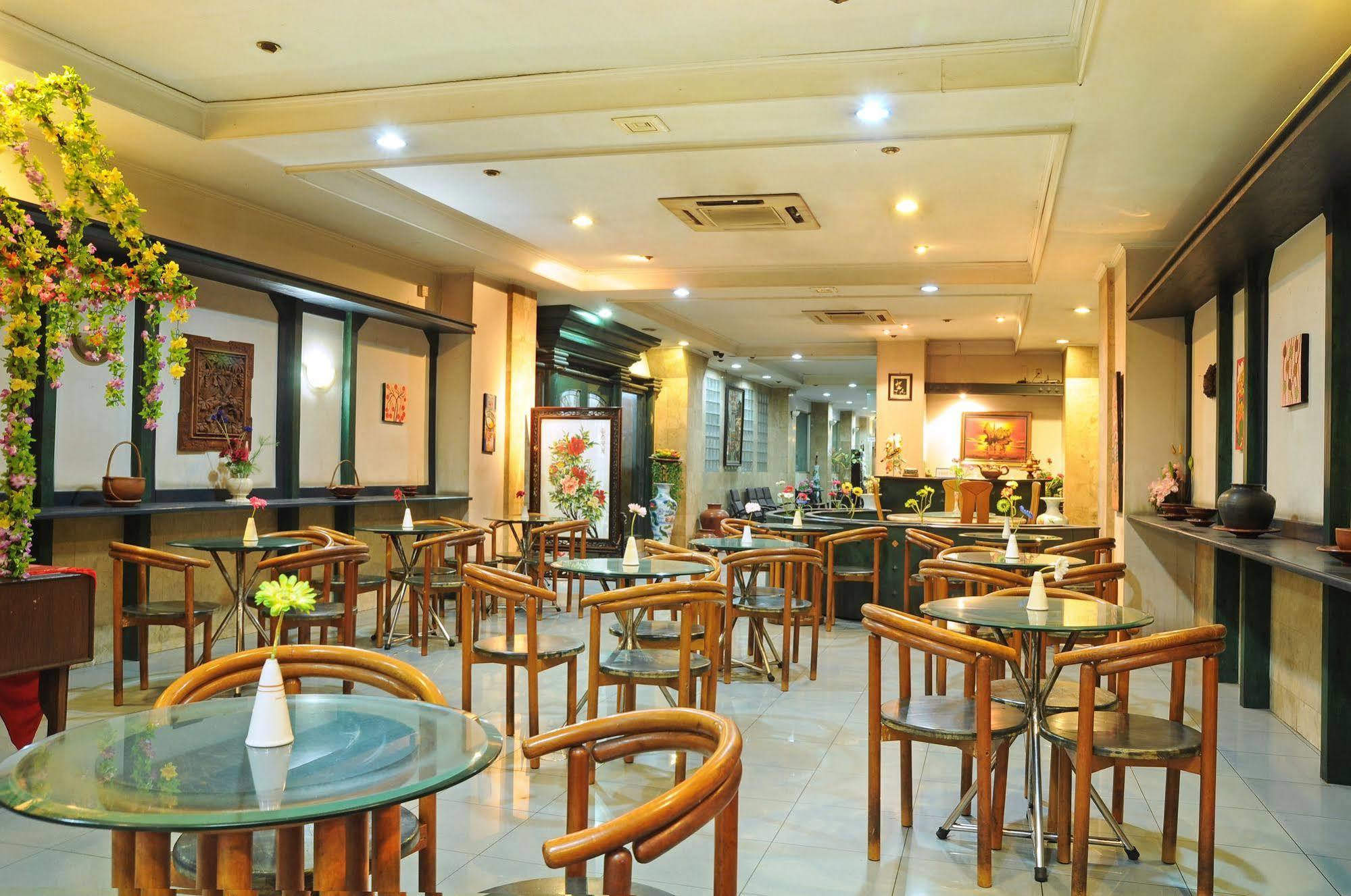 Hotel Banyuwangi Sintera Джакарта Экстерьер фото